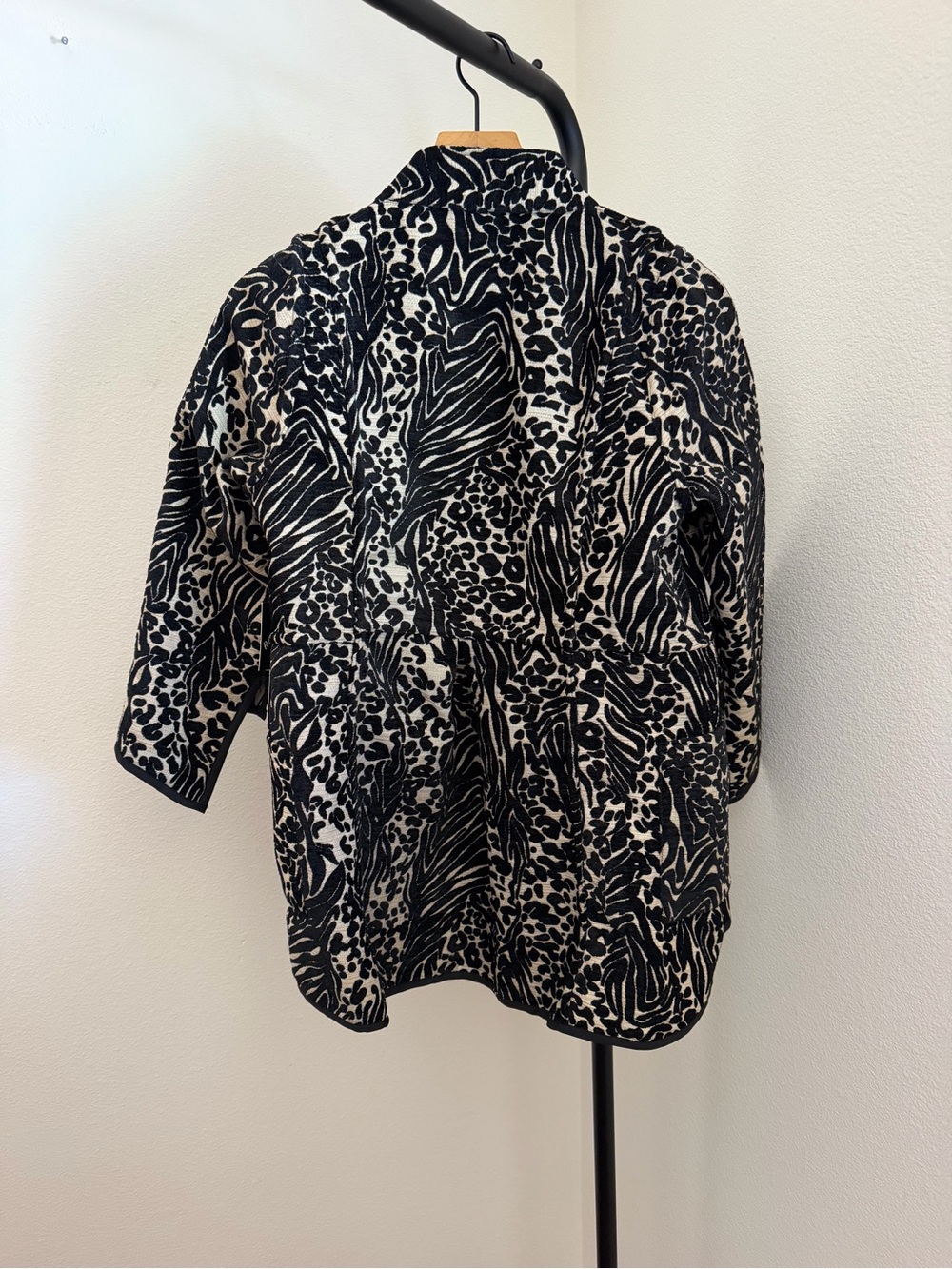 Woven Animal-Print Open Front Jacket - Black & Cream reversible S - Picture 4 of 5
